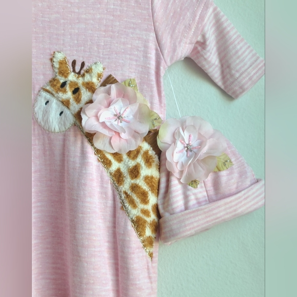 NWT- Boutique CachCach- Infant Girl's Gown And Matching Hat Sz 0-3M - Picture 5 of 5